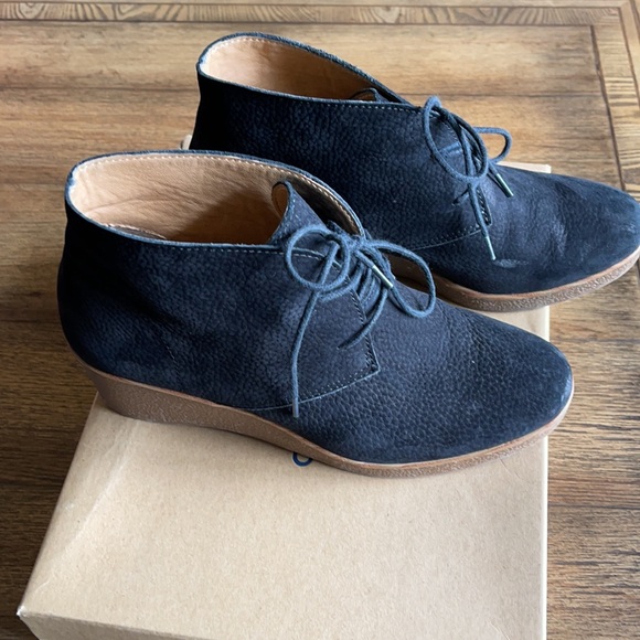 Lucky Brand Junes.  Black.   8M - Picture 2 of 6